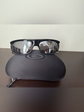 Oakley Highland Sunglasses with Case - Prizm Black Lenses, Black Frame - NEW